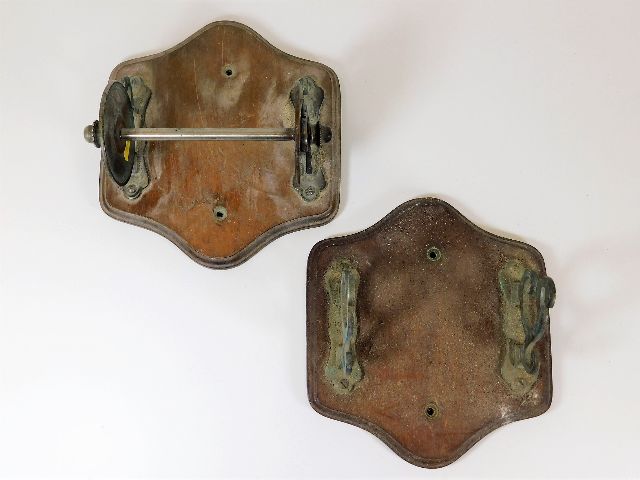 Two c.1900 toilet roll holders, one lacking bar