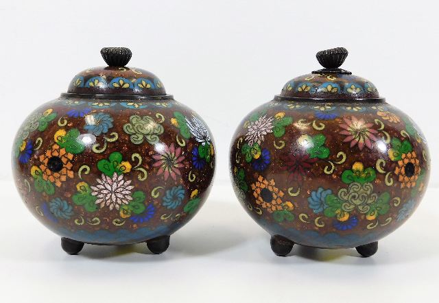 A pair of early 20thC. Japanese cloisonne pots wit