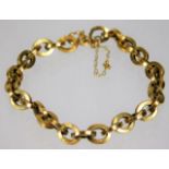 An 18ct gold link bracelet 9.9g