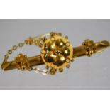 A 9ct gold brooch with floral design 2.8g