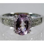 A 9ct white gold ring kunzite & diamond ring 3.2g