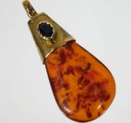 A yellow metal & sapphire mounted amber pendant 2.