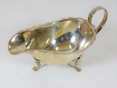 A large silver sauce boat 201.3g
