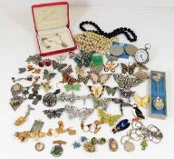 A quantity of costume jewellery items including si
