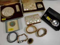 A small quantity of costume jewellery & mother of