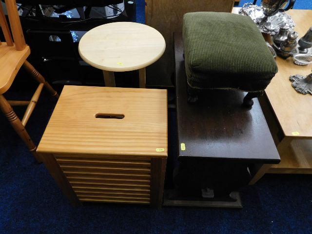 An oak side table & three other pieces of small furniture