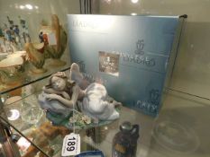 A Lladro Privilege figurine no. 7694 6.75in wide w