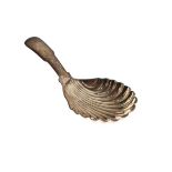 George IV silver Fiddle pattern caddy spoon having a shell bowl, London 1827, 0.4oz approx