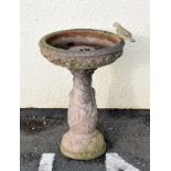 Modern 'stone' bird bath Condition: