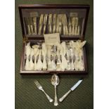 Silver plated Kings pattern canteen of cutlery, cased Condition: