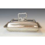 Victorian silver entrée dish and cover having gadrooned decoration, Sheffield 1897, 48oz approx