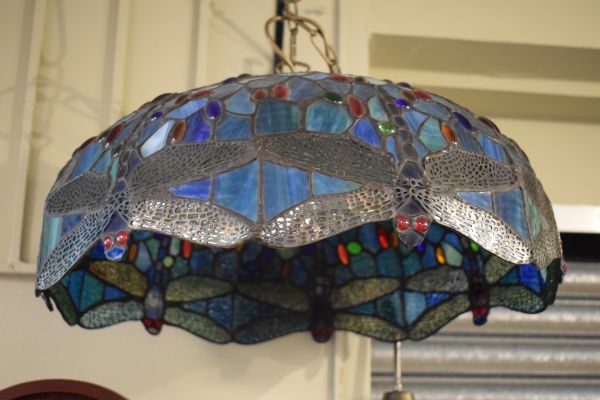 Modern stained and leaded glass style ceiling light dome having dragonfly decoration Condition: