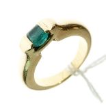 Signet ring set emerald coloured stone, the shank stamped 18k, size K½ Condition: