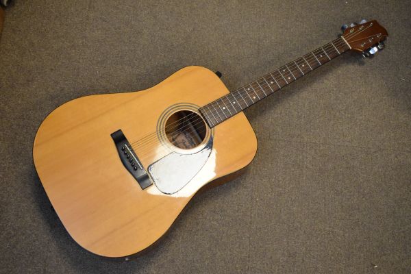 Fender Gemini II acoustic guitar Condition: