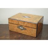 Victorian figured walnut work box Condition:
