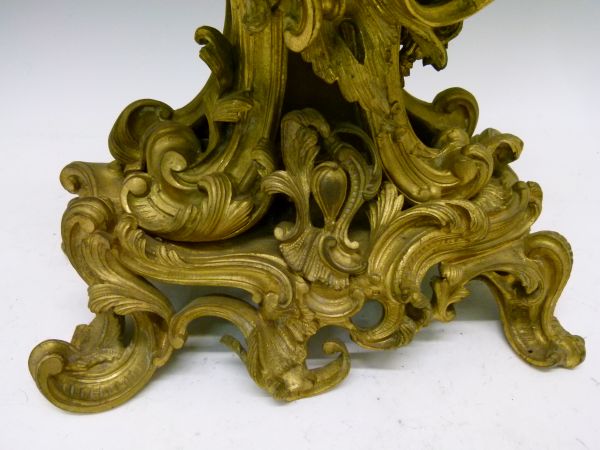 Early 20th Century French gilt spelter cased mantel clock, the rococo style case having allover - Image 3 of 6