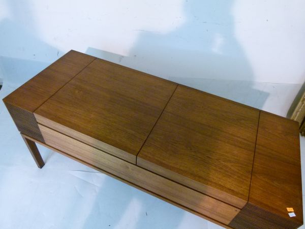 Bang & Olufsen Beomaster 900 teak cased stereogram, 129.5cm wide Condition: Please see extra - Image 4 of 8