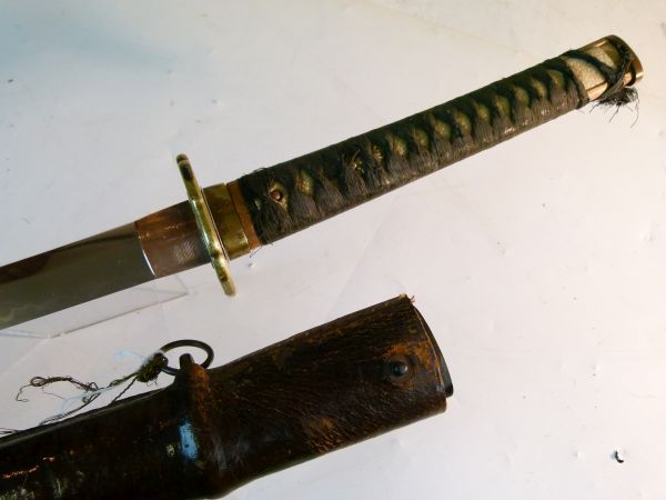 Japanese officers Katana, with braid bound shark skin covered grip and military pattern brass - Image 4 of 10