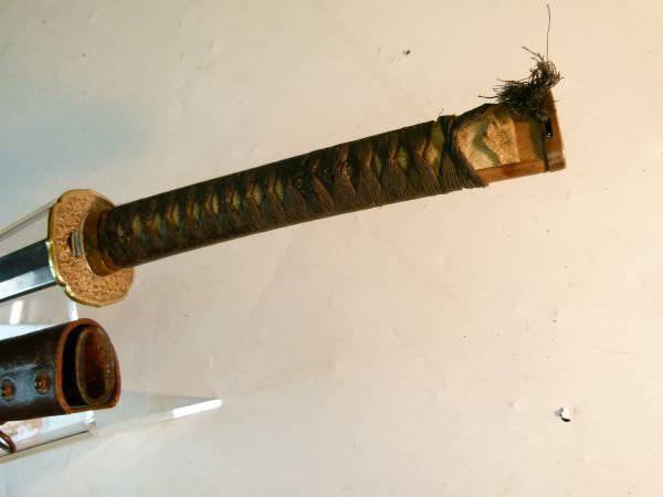 Japanese officers Katana, with braid bound shark skin covered grip and military pattern brass - Image 6 of 10
