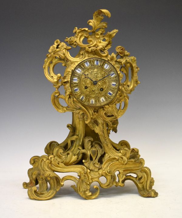 Early 20th Century French gilt spelter cased mantel clock, the rococo style case having allover