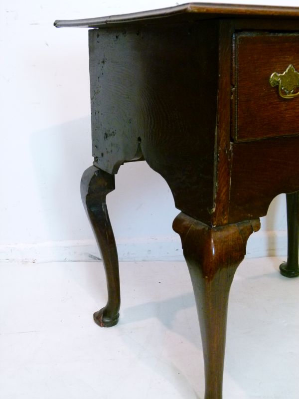 18th Century oak lowboy fitted three drawers having a shaped apron below and standing on cabriole - Image 3 of 9