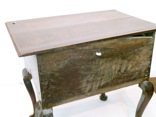 18th Century oak lowboy fitted three drawers having a shaped apron below and standing on cabriole - Image 7 of 9