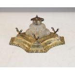 Edward VII silver deskstand fitted with a glass inkwell having silver mounts, Sheffield 1902,