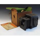 Cameras - Vintage Thornton Pickard Ruby de Luxe plate camera with original case and booklet