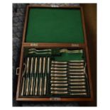 Canteen of silver plated of Kings pattern cutlery in a mahogany case Condition: