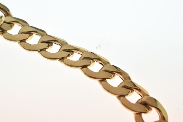 9ct gold chain, of hollow filed curb links, 51cm long, approximately 35g gross Condition: Hallmarked - Image 5 of 5