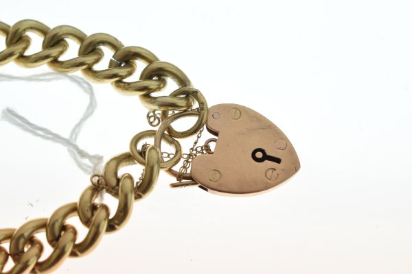 9ct gold bracelet, of solid curb links to a padlock clasp, approximately 18cm long, approximately - Image 4 of 5