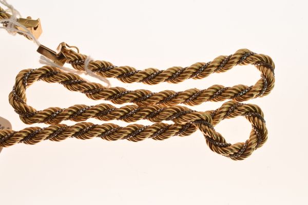 Chain, stamped '750', of hollow rope links entwined with a white box link chain, 55.5cm long, 40g - Image 3 of 4