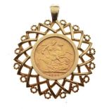 Gold Coins - Victorian sovereign, 1895, in a decorative 9ct gold pendant mount, 18g approx gross