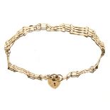 9ct gold gate link bracelet, 6g approx Condition: