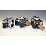 Cameras - Group of three comprising: Exakta VX 1000, Exakta RTL 1000 and a Edixa Reflex WR117