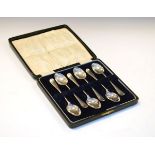 Set of six George V silver coffee spoons, Chester 1913, 2oz approx, cased Condition: