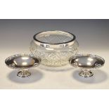 Pair of George V silver pedestal bon-bon/sweetmeat dishes, each with pierced circular gallery on