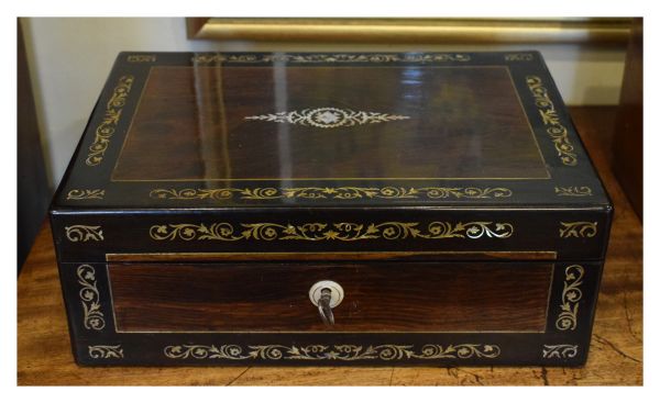 Mid 19th Century mother-of-pearl inlaid rosewood box Condition: