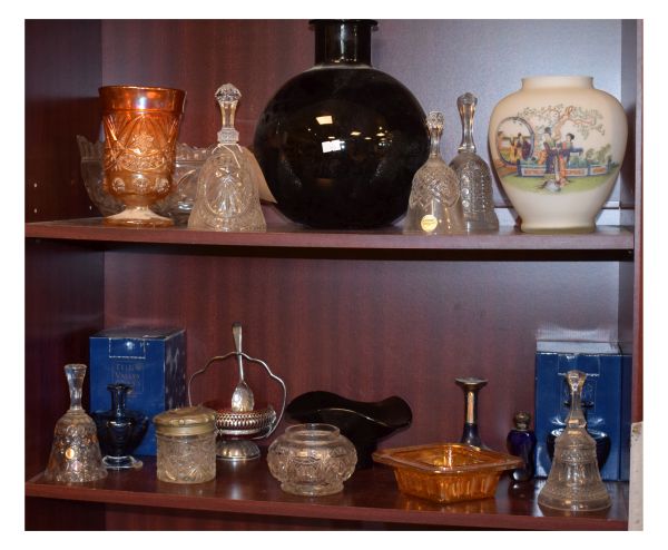 Selection of glassware to include opaque white glass ovoid vase decorated with a chinoiserie