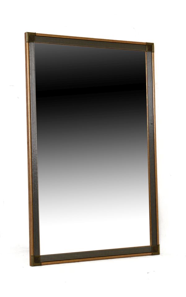 Modern gilt framed rectangular mirror having a bevelled plate, 54.5cm x 85.5cm, within reeded