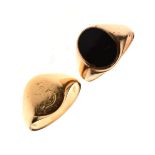 9ct gold signet ring set black hardstone panel, size T and a gent's signet ring the shank stamped