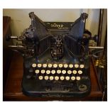 Early 20th Century typewriter, 'The Oliver No.5', with octagonal keys Condition: