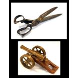 Pair of large vintage drapers or carpet scissors Condition: