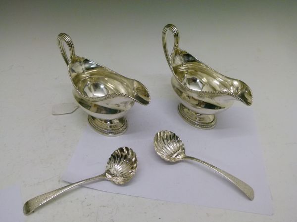 Pair of good George III silver pedestal sauce boats, each having a gadrooned rim, high reeded loop - Image 2 of 9