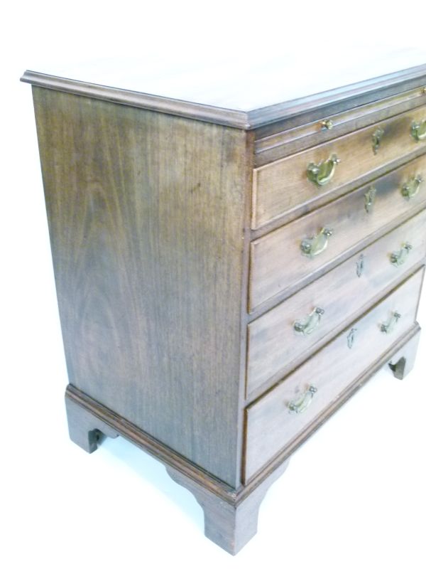 19th Century mahogany chest of drawers with brushing slide, in the George III taste and of small - Image 2 of 8