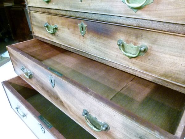 19th Century mahogany chest of drawers with brushing slide, in the George III taste and of small - Image 7 of 8