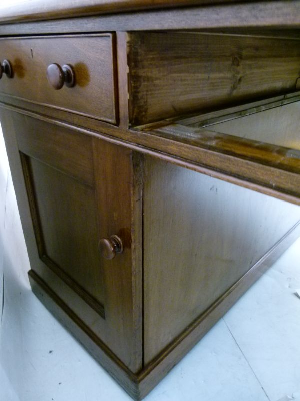 Late Victorian/Edwardian partners mahogany twin pedestal desk, the moulded rectangular top with - Image 6 of 8