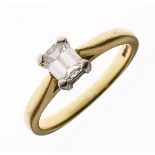 Single stone diamond 18ct gold ring, the step cut stone of approximately 0.4 carats, size J,