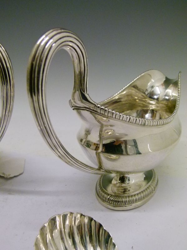 Pair of good George III silver pedestal sauce boats, each having a gadrooned rim, high reeded loop - Image 3 of 9