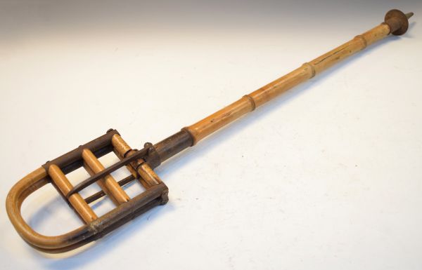 Early 20th Century bamboo or Malacca cane shooting stick Condition: